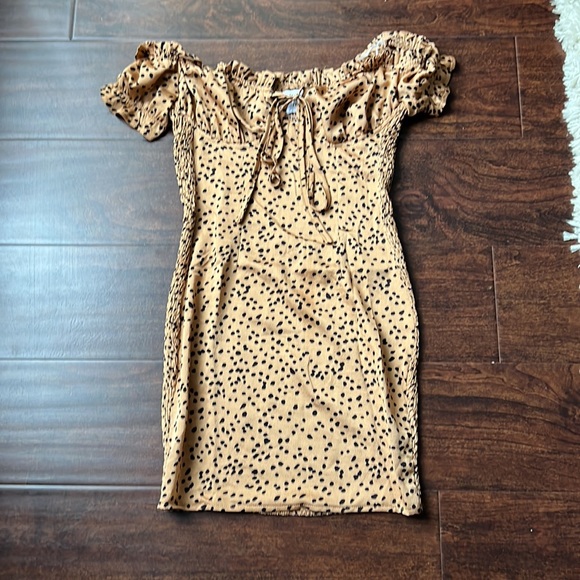 Princess Polly Spotted Off Shoulder Smocked Mini Dress - Picture 6 of 8